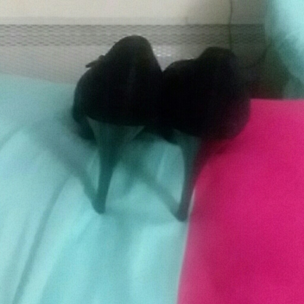 Heels - Picture 2 of 4